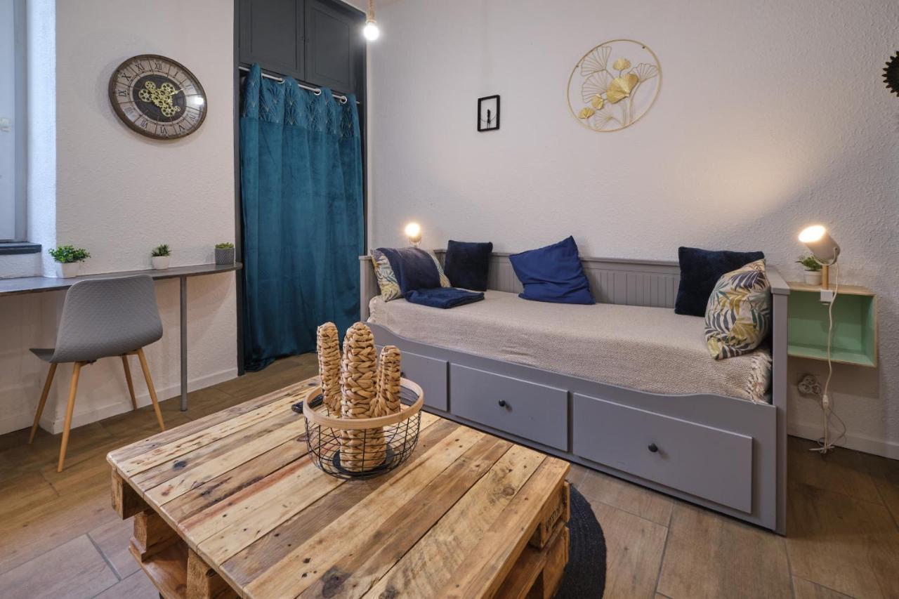 Calme en centre ville Appartement , spacieux et rénové à 50m de la Place Carnot Carcassonne Exterior foto